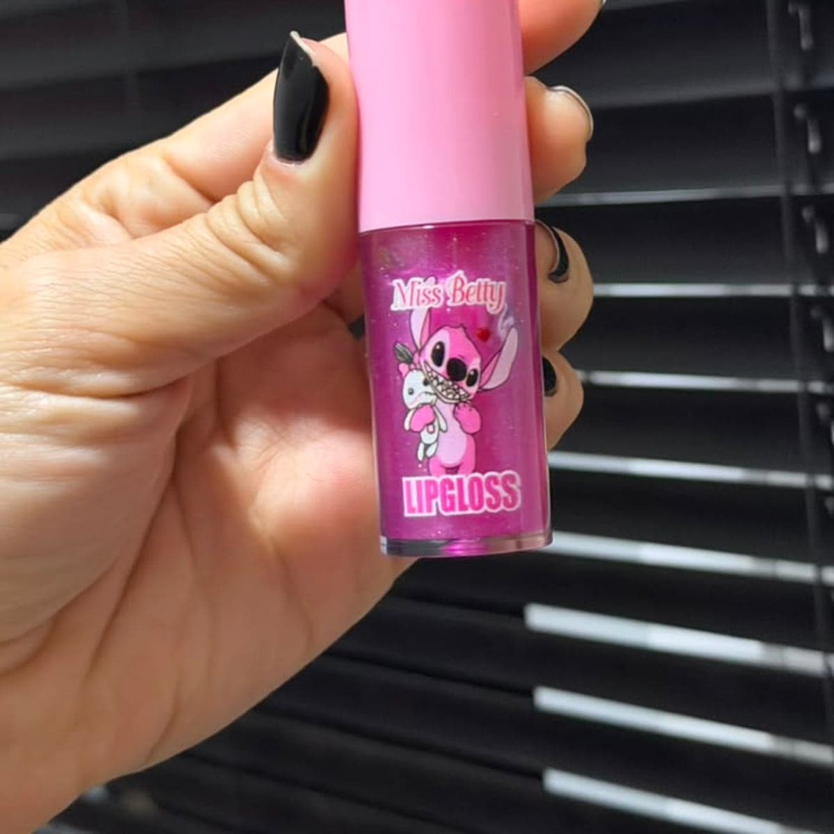 Lip Gloss Stitch